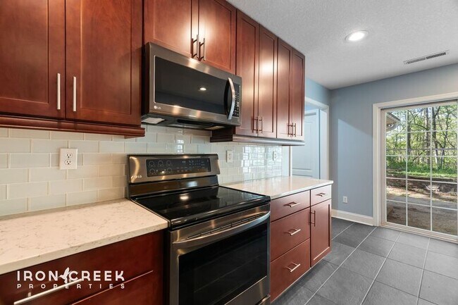 Building Photo - 49 Azalea Dr