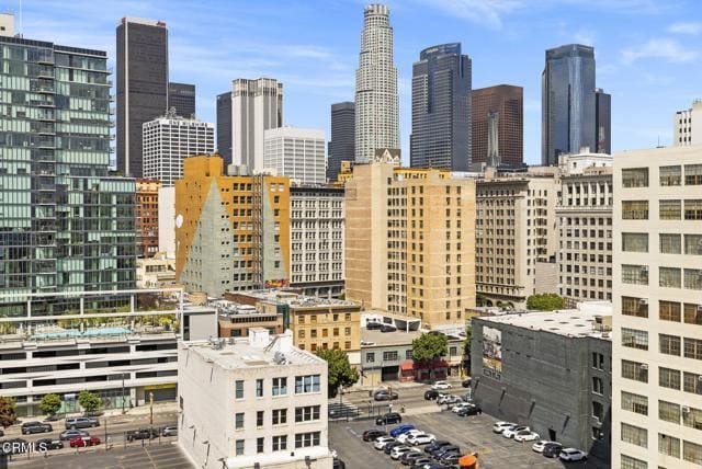 Building Photo - 746 S Los Angeles St