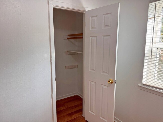 Building Photo - 3 Bed 1.5 Bath Home Close to Sheppard AFB!