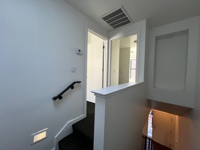 Building Photo - 1326 E Sutter Walk