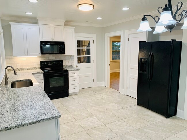 Kitchen - 309 Loop Rd