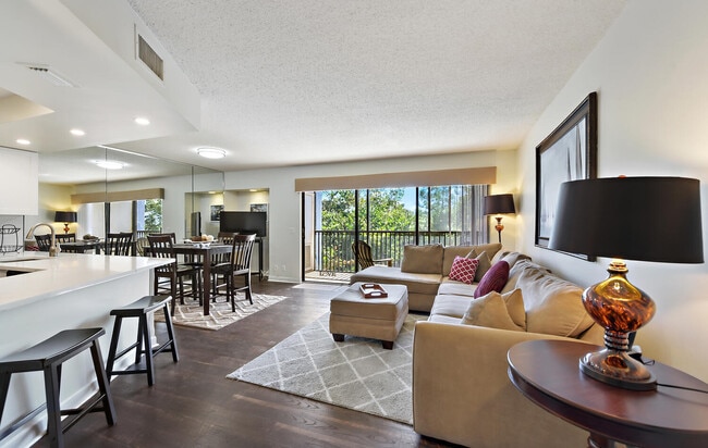 Building Photo - 1605 S US Hwy 1