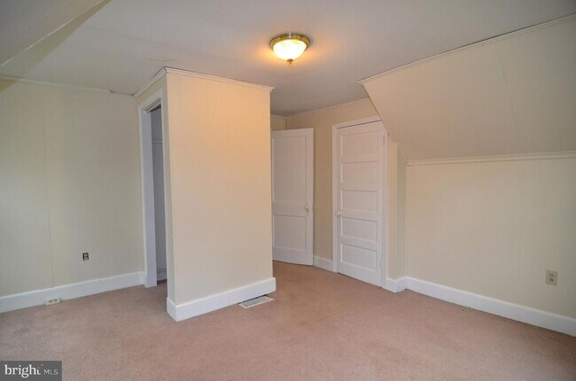 Building Photo - Beta Place #4