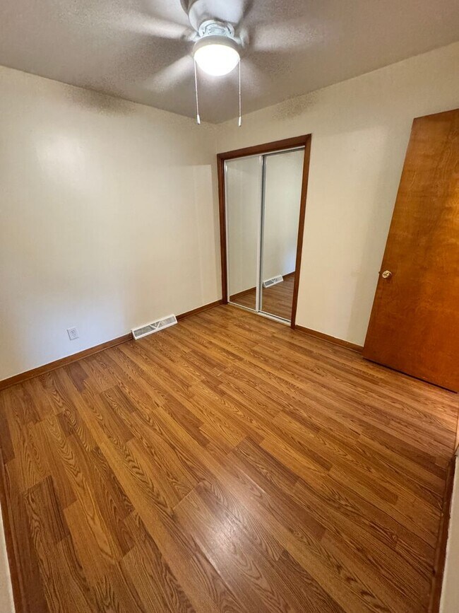 Building Photo - 4409 Sunnybrook Dr