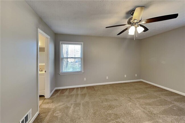 Building Photo - 2620 Bluffton Rd