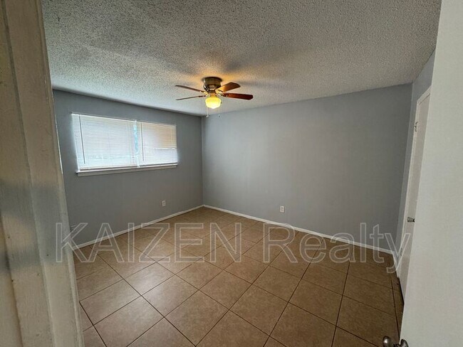 Building Photo - 151 N Belvedere Blvd