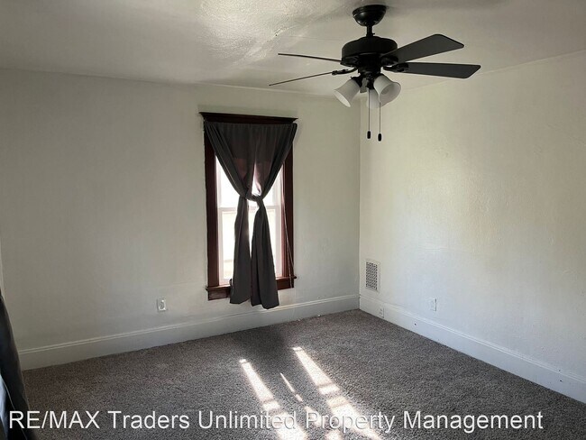 Building Photo - 3 br, 1 bath House - 702 Park Ave.