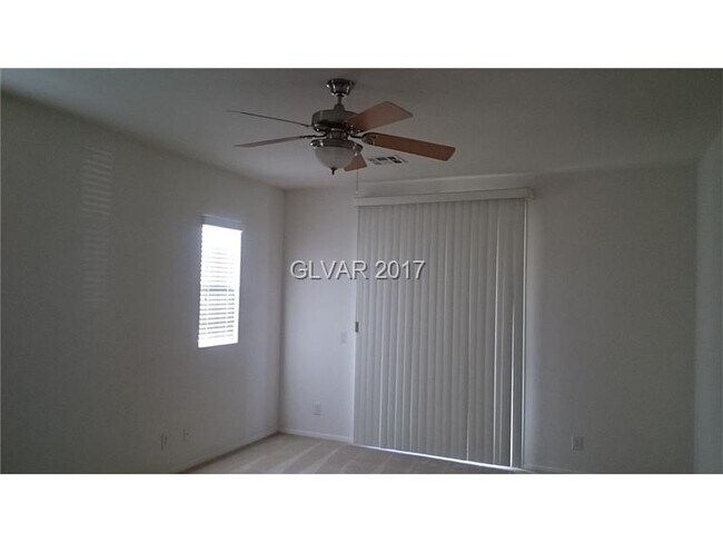 Building Photo - 65 Sertata Ct