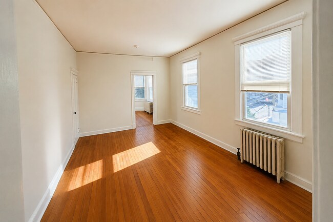 Building Photo - 3 S Eckar St