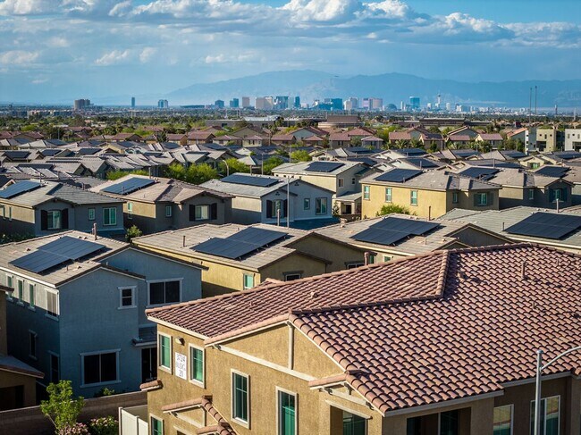 Building Photo - Modern Henderson Townhome with Loft & Resort-Style Amenities