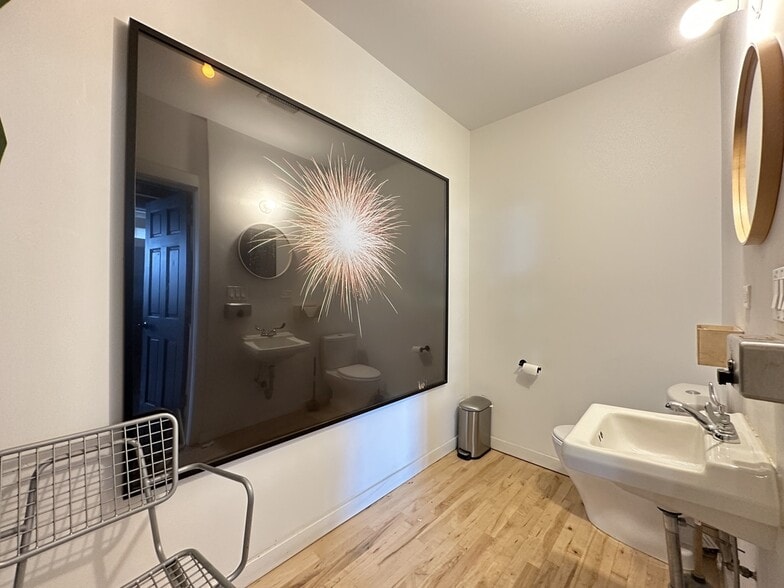 Building Photo - 3124 W Carroll Ave