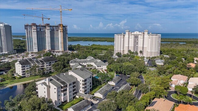 Building Photo - 900 Arbor Lake Dr