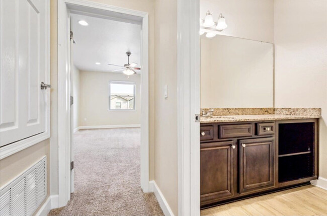 Building Photo - 3501 Mossy Oak Villas Cir