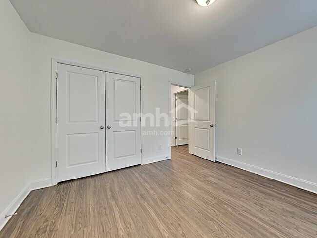 Building Photo - 3076 Day Flower Dr