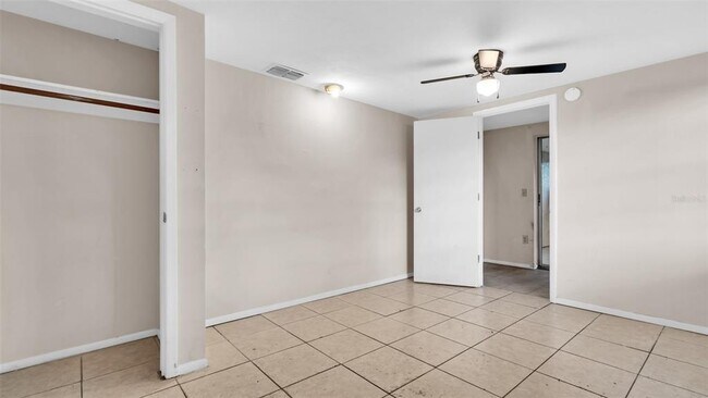 Building Photo - 11241 Snyder Ave