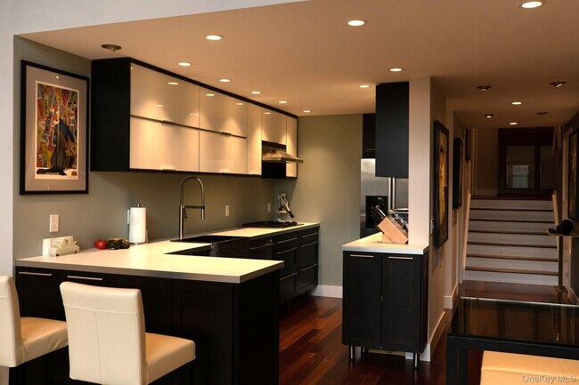 Building Photo - 1 Landmark Sq