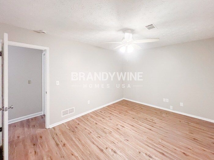 Building Photo - 5063 Springtree Ct