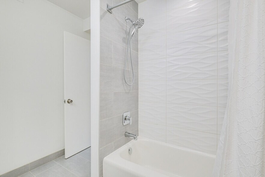 Building Photo - 4319 N Central Ave