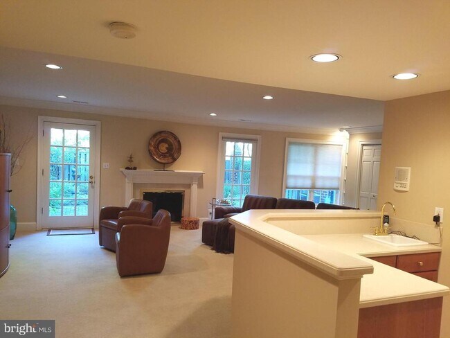 Building Photo - 2003 Mayfair McLean Ct