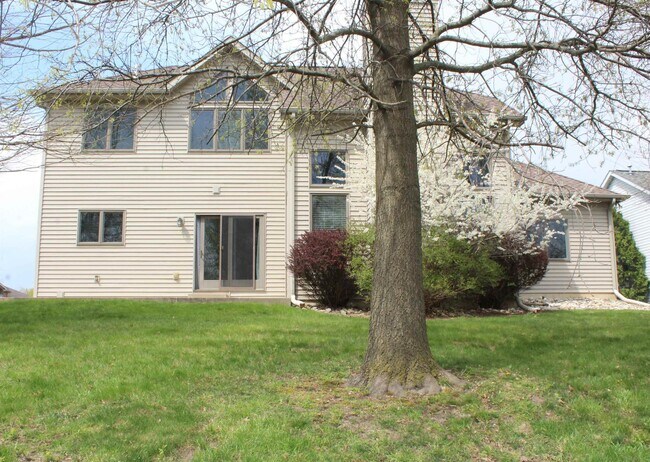 Building Photo - 1114 Pathfinder Cove
