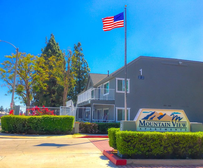 Entrance - Mountain View Apartments