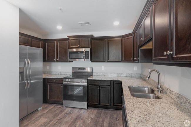 Building Photo - 1100 Commons Blvd