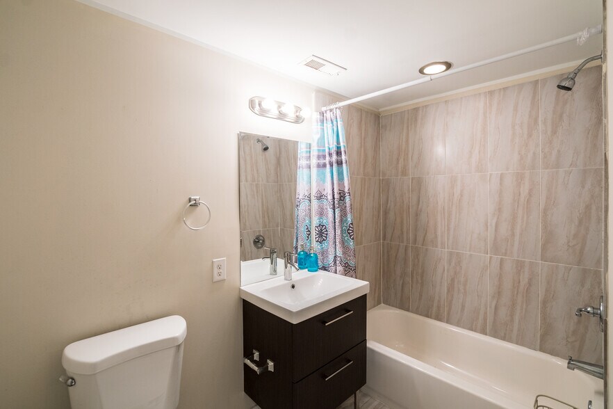 Building Photo - 1827 S 20th St