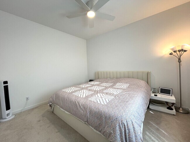 Building Photo - 16782 Tulip Tree St