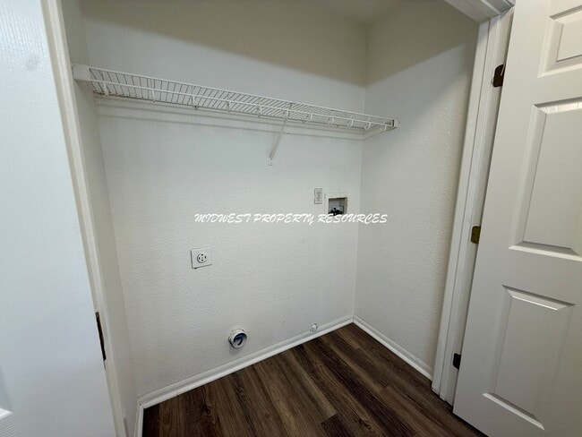 Building Photo - Ranch townhome w/ Mowing provided