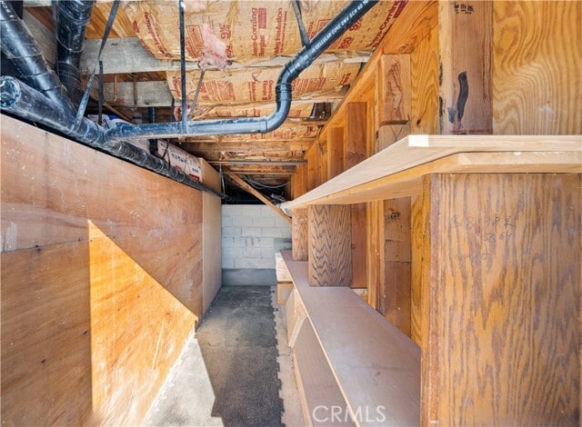 Building Photo - 10225 Fernglen Ave