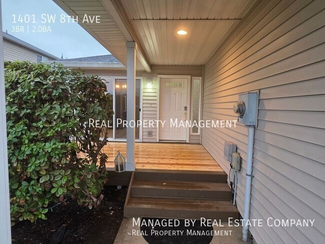 Building Photo - 1401 SW 8th Ave