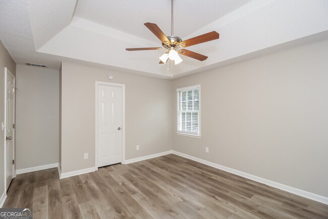 Building Photo - 3330 Dogwood Dr