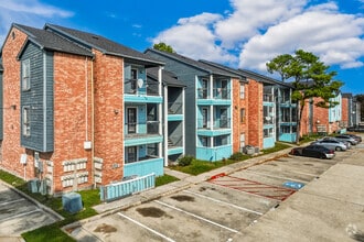 Building Photo - Canfield Lakes