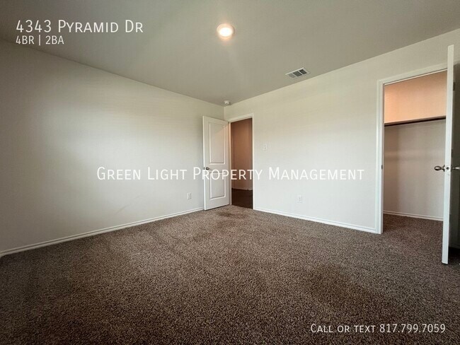 Building Photo - 4343 Pyramid Dr
