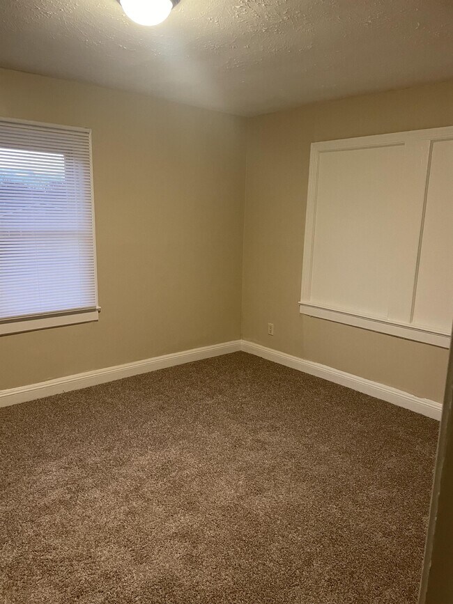 Building Photo - 504 Pearl St