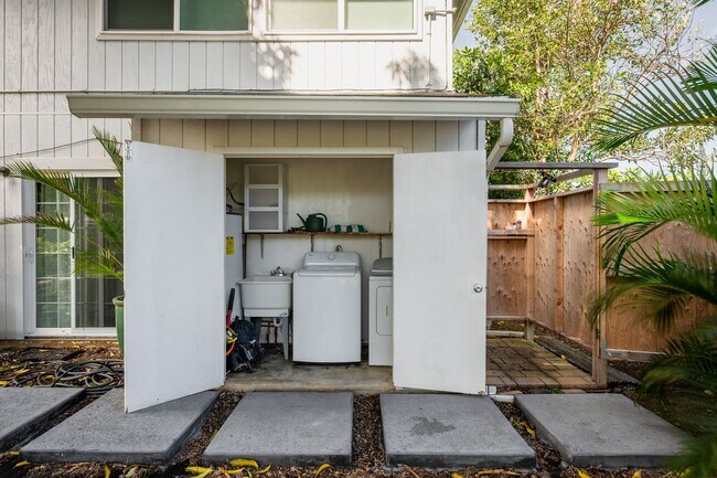 Building Photo - BK-1287