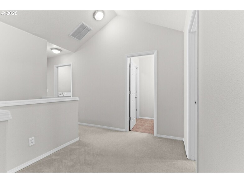 Building Photo - 2345 NW Oak Knoll Pl