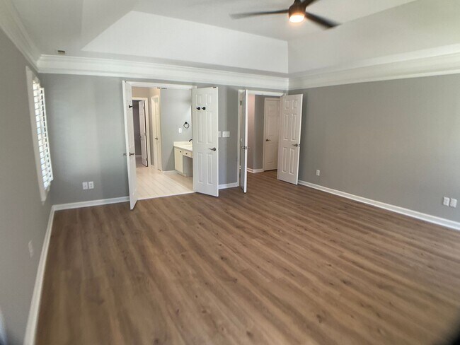 Building Photo - Absolutely Stunning Rare Rental in Hope Va...