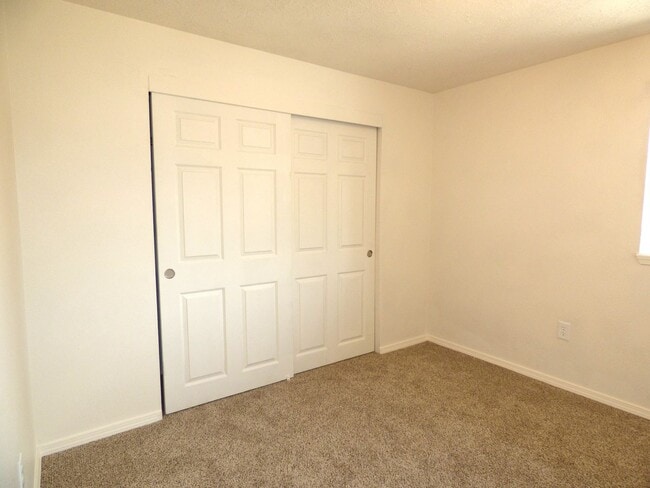 Building Photo - 124 Stafford Ln NE