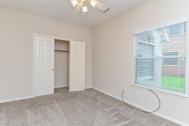Building Photo - 211 Elana Ln