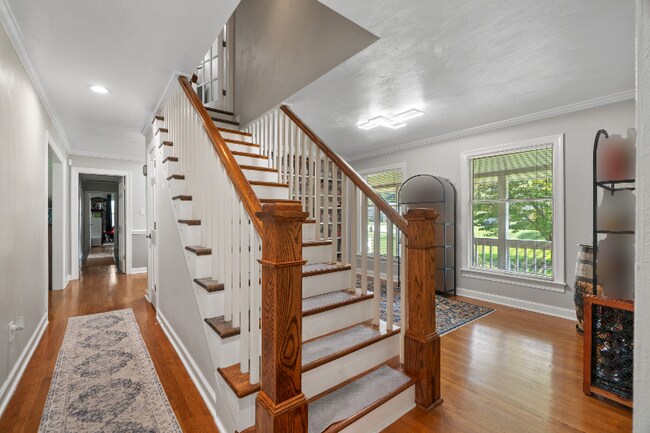 Building Photo - 4241 Rivercliff Crescent W