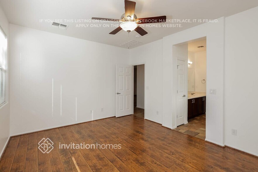 Building Photo - 39137 N Parker Ln