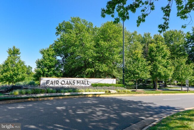 Building Photo - 11479 Carriage Gate Ct