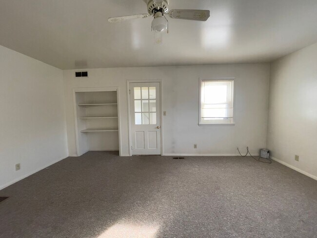 Building Photo - Yorktown School District