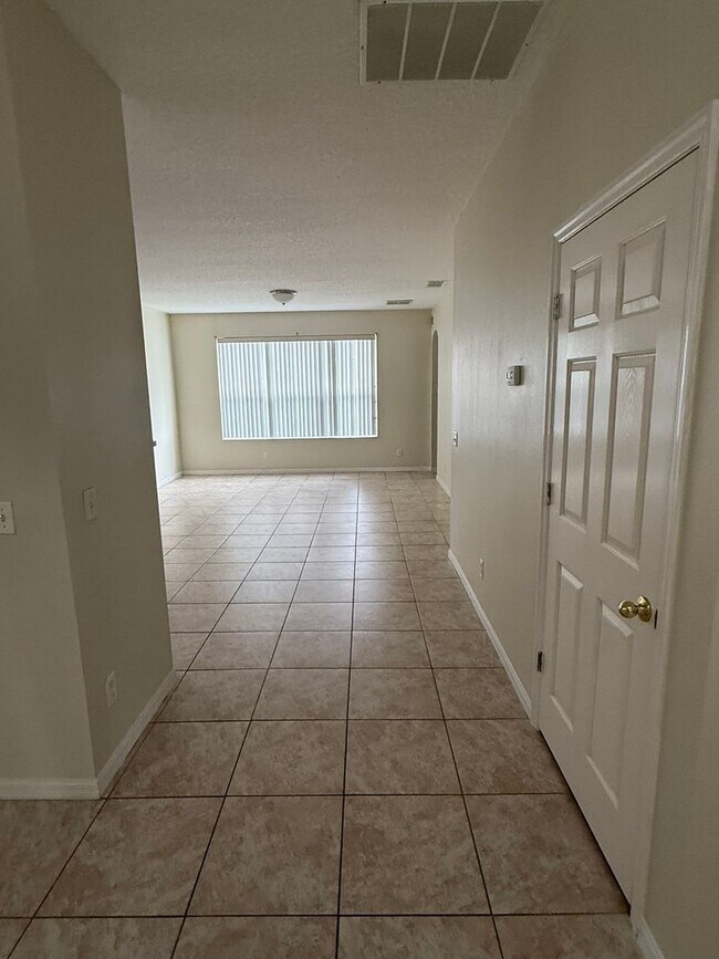 Building Photo - Chickasaw Place 3 Bedroom +Office or 4th B...