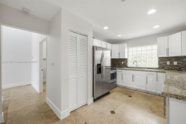 Building Photo - 3363 SW 154th Ct