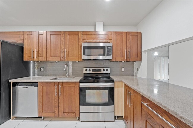 Building Photo - 4749 Holly Lake Dr