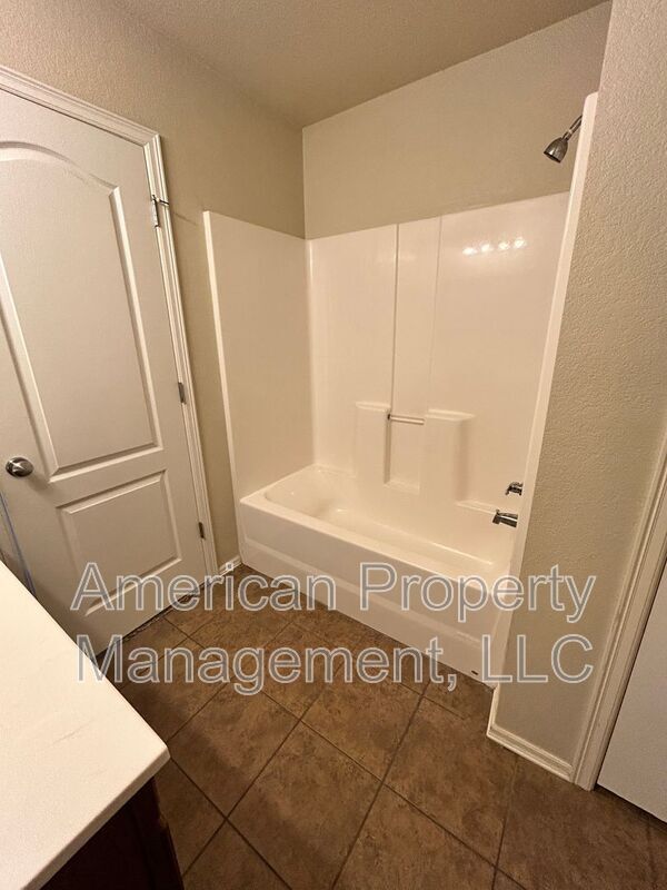 Building Photo - 4113 W 105th St S
