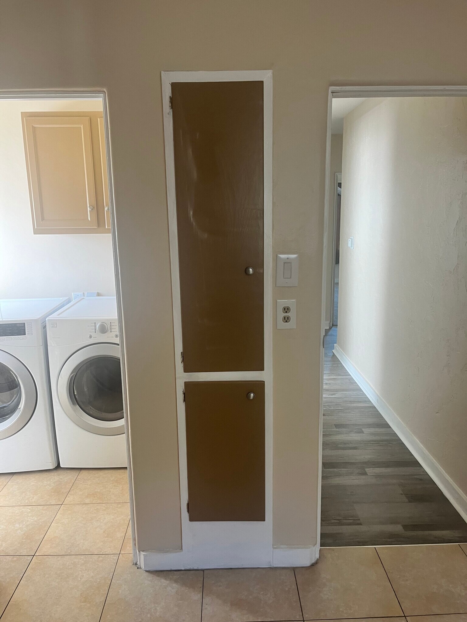 Building Photo - 2500 S Bronson Ave