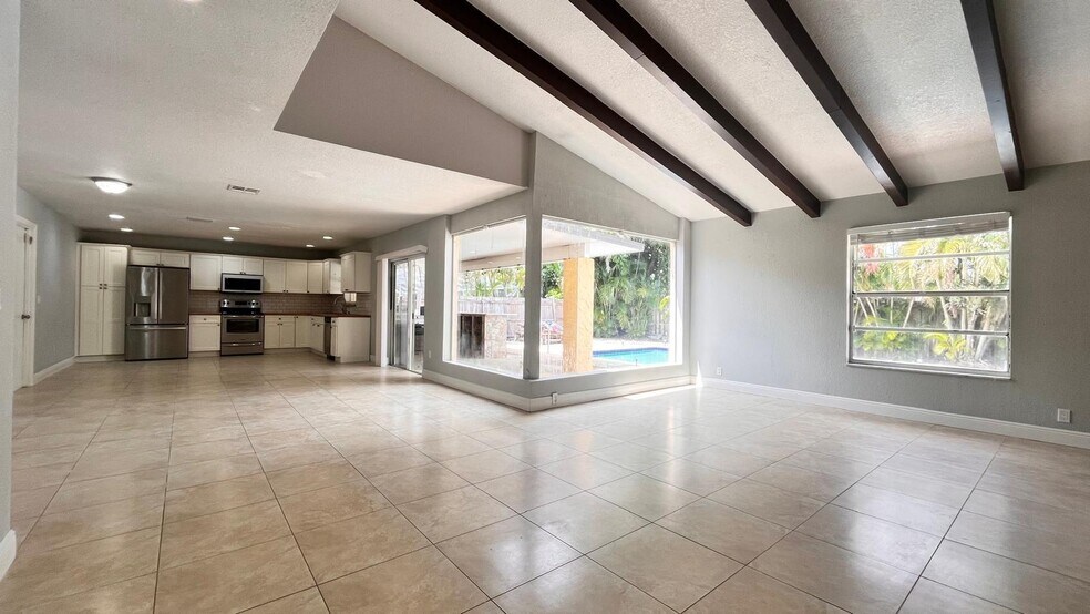 Building Photo - 11535 Sanderling Dr